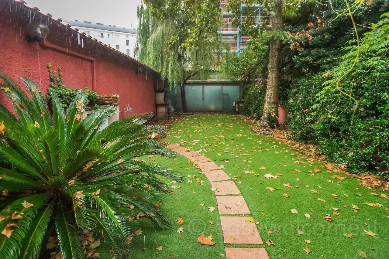 Easy Welcome Fairy House Milano Apartment